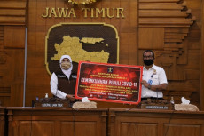 Menkumham Serahkan 1.000...