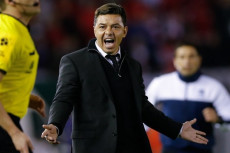 Layak Latih Sevilla,...