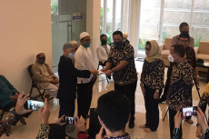 IKA UII Berikan Bantuan...
