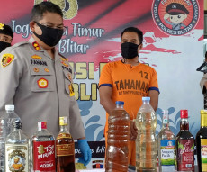 Tewaskan 8 Warga Blitar,...