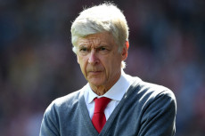 Wenger Berharap Mikel...