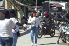 Aksi Heroik Ibu-ibu...