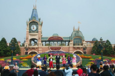 Hari Ini, Disneyland...