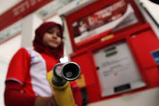Harga Minyak Mentah...