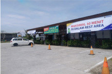 Rest Area Tol Beroperasi...