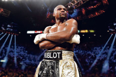 Floyd Mayweather Bantah...