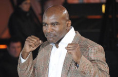 Holyfield Yakin Bisa...