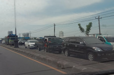 Mobil Ganjar Terjebak...