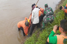 Bocah Tenggelam di Sungai...