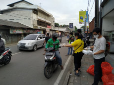 Evalube Bagi-Bagikan...