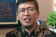 Kerumunan di Mana-mana,...