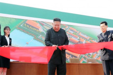 Corona Mewabah, Kim...