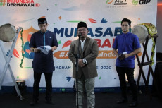 Rayakan Malam Idul Fitri...