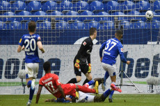 Pelatih Schalke Soroti...