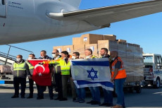 Pesawat Israel Mendarat...