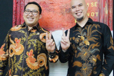 Ucapkan Selamat Ultah,...