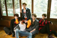 SHINee Rayakan 12 Tahun...