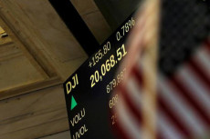 Wall Street Bangkit...