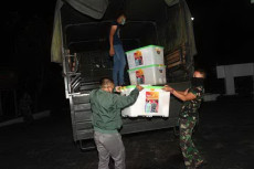 Bantuan 48 Koli Alkes...