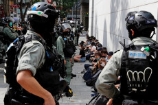 Hong Kong Peringatkan...