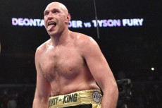 Sering Kontak Dana White,...