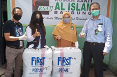 First Media Beri Bantuan...