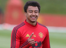 Jesse Lingard Rela Tinggalkan...