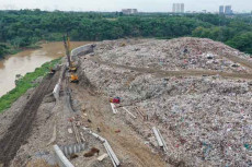 Sheet Pile TPA Cipeucang...