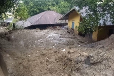 Longsor Hantam 5 Rumah...