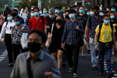 Singapura Akan Bagikan...