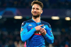 Dries Mertens Dikabarkan...