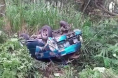 Minibus Masuk Jurang...