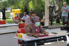 Risma Minta Pengurus...