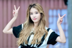 IU Terpilih sebagai...