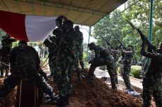 Lettu Vira Yudha Dikebumikan...
