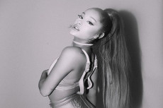 Ariana Grande Pilih...