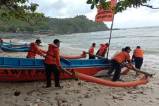 Tim SAR Lanjutkan Pencarian...