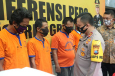 Polres Gresik Bongkar...