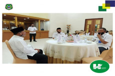 Gubernur KH. Abdul Gani...