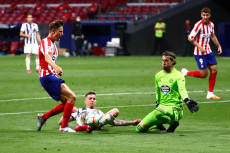Menang Tipis, Atletico...