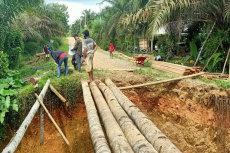 Jalan Kabupaten Putus,...