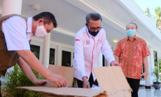 Terharu, Dokter Bambang...