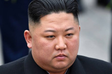 Kim Jong-un Hentikan...