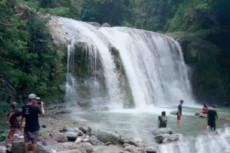 Air Terjun Laburan Enrekang,...