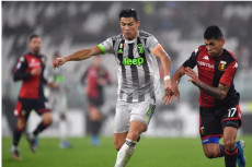 Genoa Paksa Juventus...