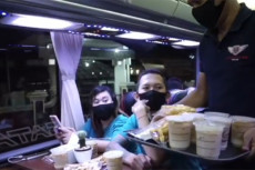 Ngopi dalam Bus Avante...
