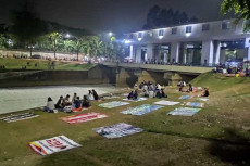 Nikmati Udara Malam...