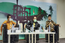 Soal Reshuffle Kabinet,...