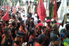 Unjuk Rasa di DPRD Majalengka,...