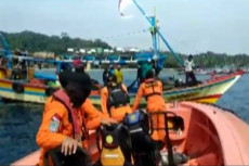 Cuaca Buruk, Kapal Tour...